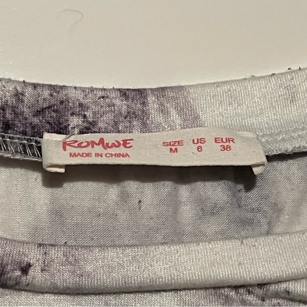 ROMWE celestial crop top, size M - Picture 3 of 4